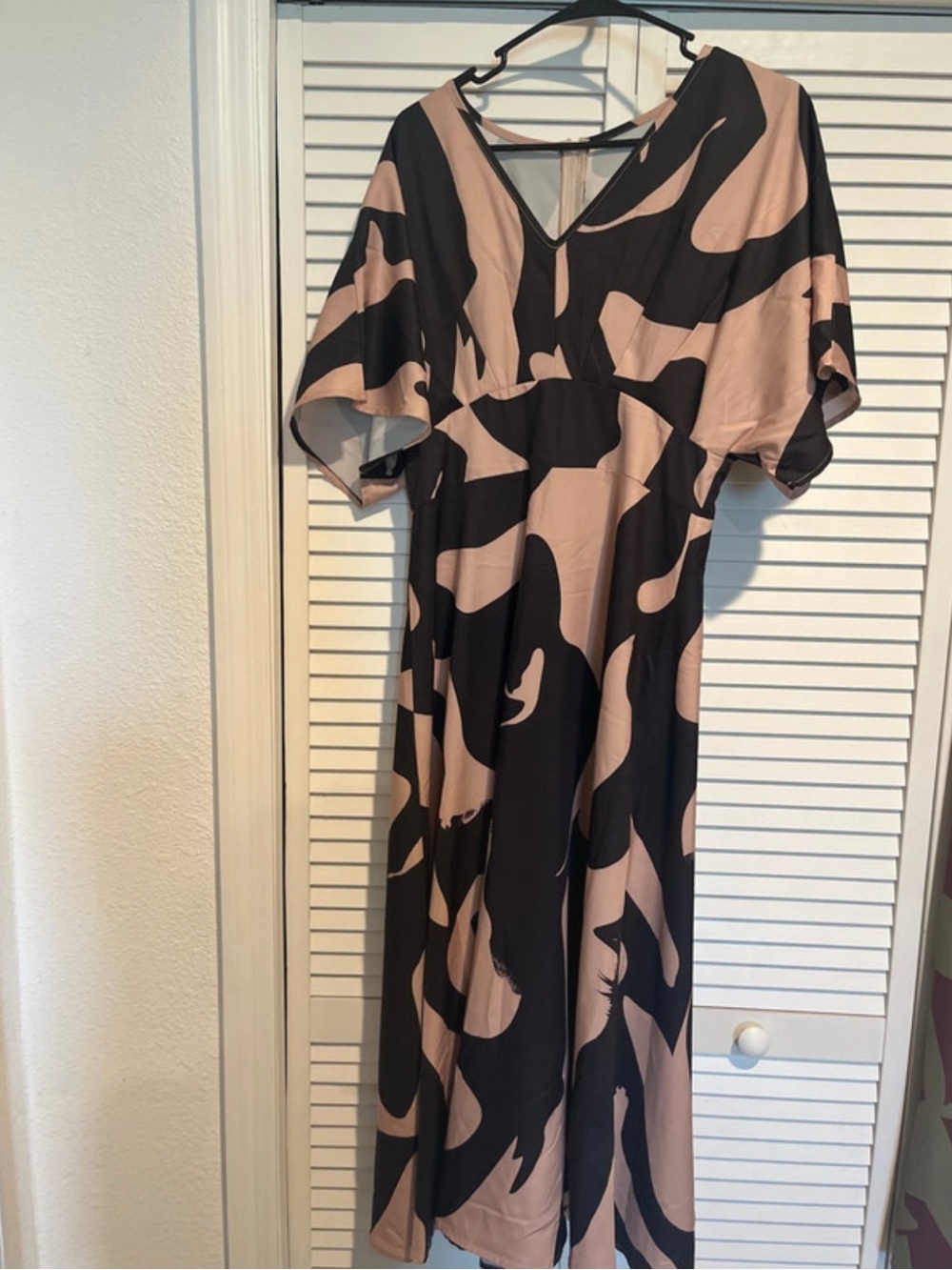 SHEIN Black and Nude Abstract V-Neck Midi Dress